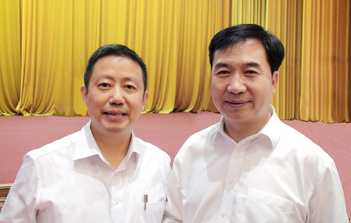 中央政治局常委、中央紀(jì)律檢查委員會(huì)書(shū)記李希與周海江合影